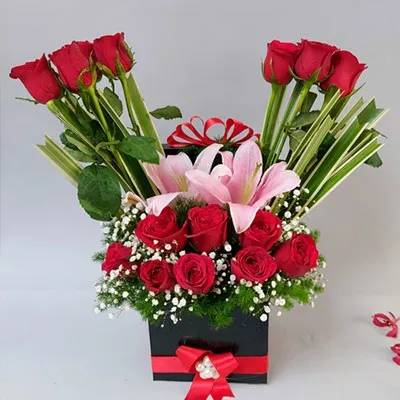 Roses & Lilies In Box (Classic)