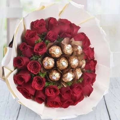 Bouquet Of Roses & Ferrero Rocher (Classic)