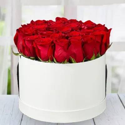 Red Roses In White Box (Classic)