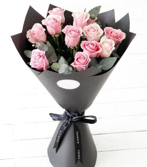12 Pink Roses