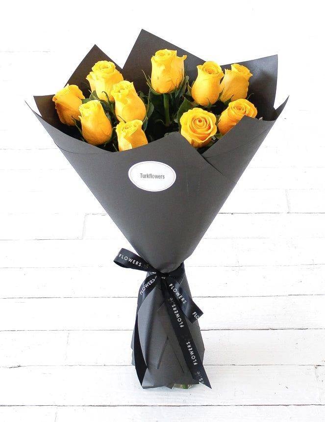 12 yellow roses