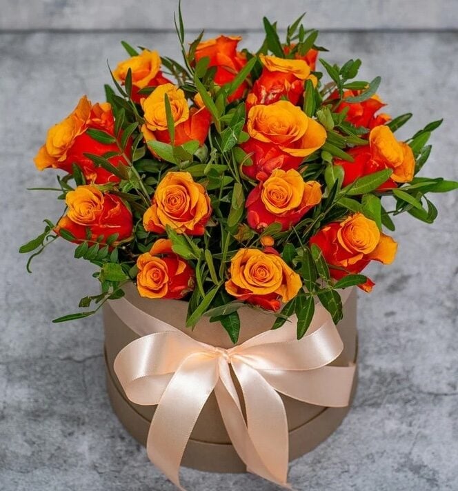 15 Orange roses in box