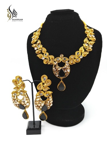 Gold Plated Black Vintage Set