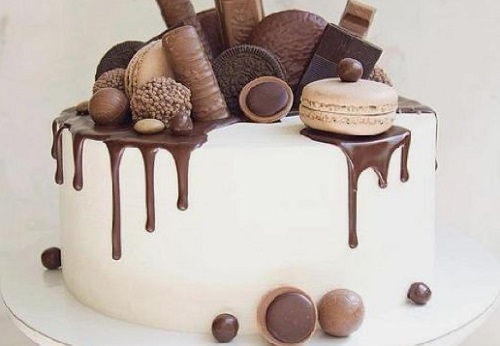 DRIP CHOCOLATE CAKE
