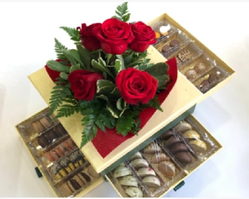 THREE LAYERS STAND OF MIXED PETIT-FOUR