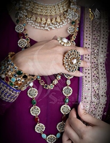 COLORFUL BANGLE