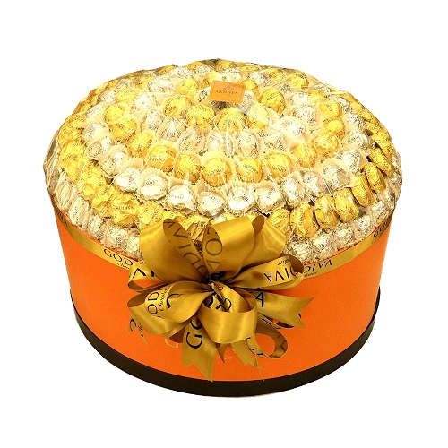GODIVA CARTOON HAMPER WITH CHOCOLATE - 2kg