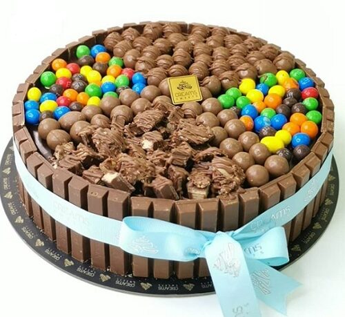 KIT KAT CAKE