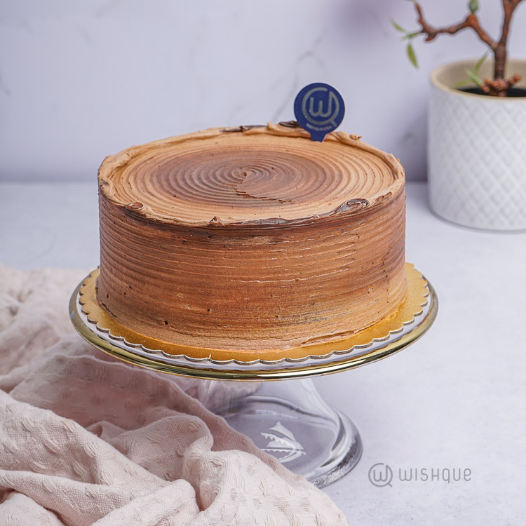 Classic Chocolate Buttercream Chocolate Cake