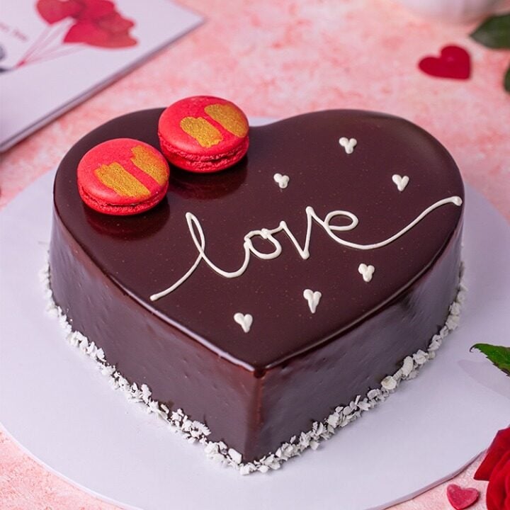 Dark Desire Vanila Cake