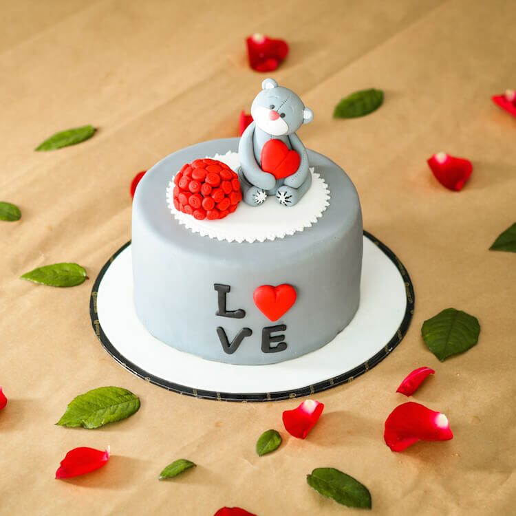 Hug Me Bear Cake