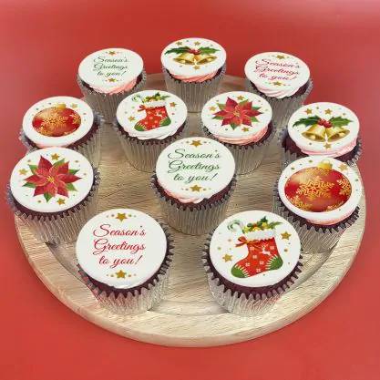 12 Traditional Christmas Cupcakes