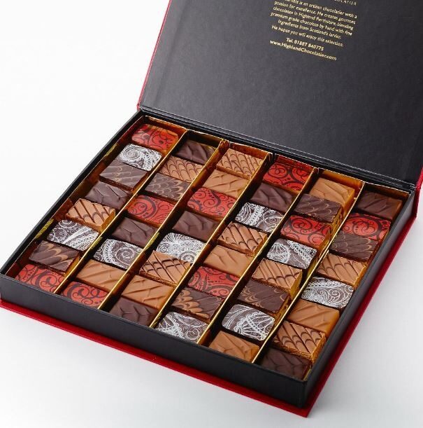 JUST PRALINES SELECTION