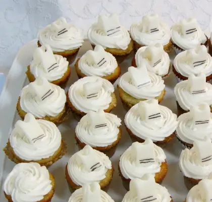 Tallit Cupcakes