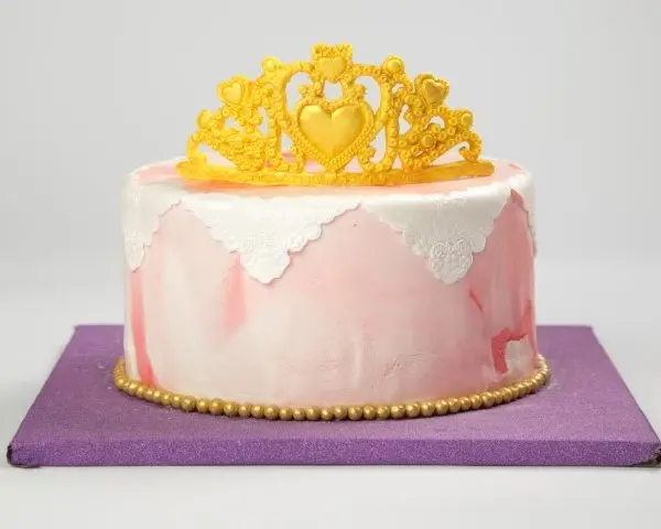 Crown Cake (Eight inch)