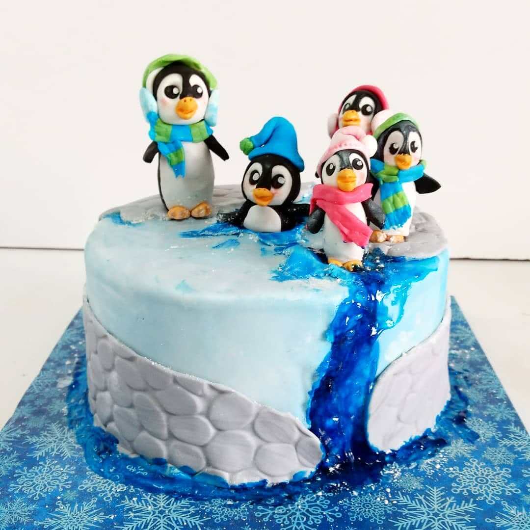 Penguin Cake (Eight inch)