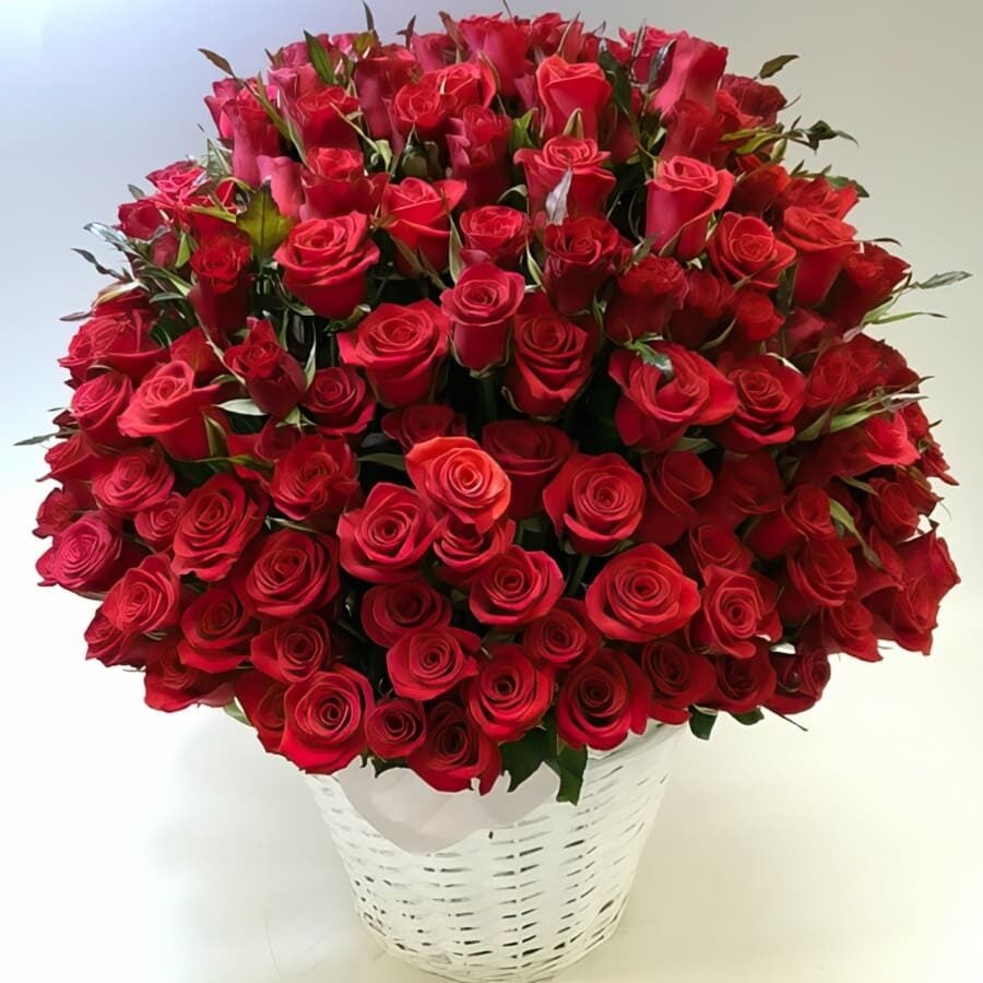 Basket18-1(100 Roses)