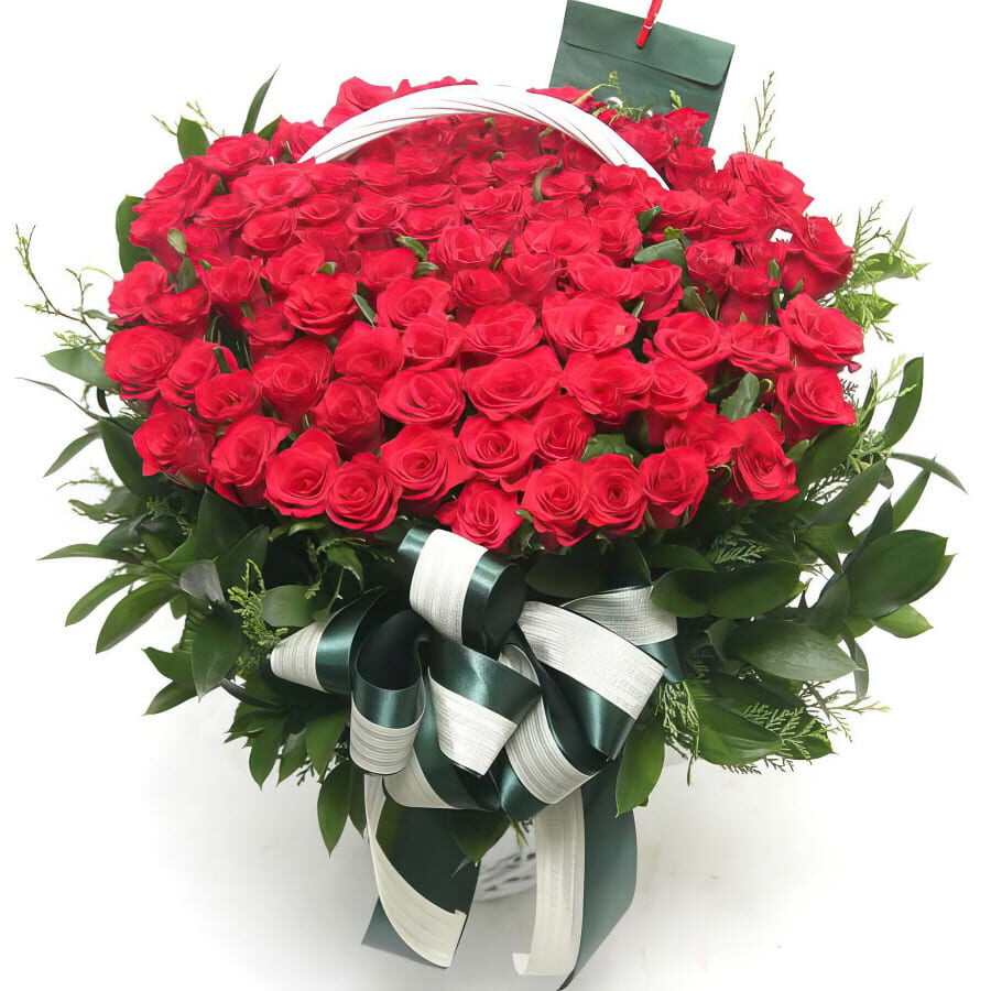 100 roses basket