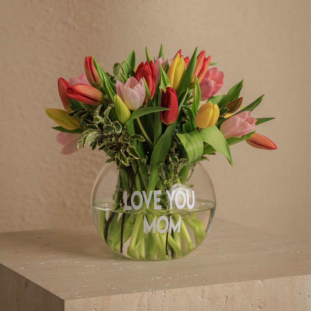 Love Mom Vase