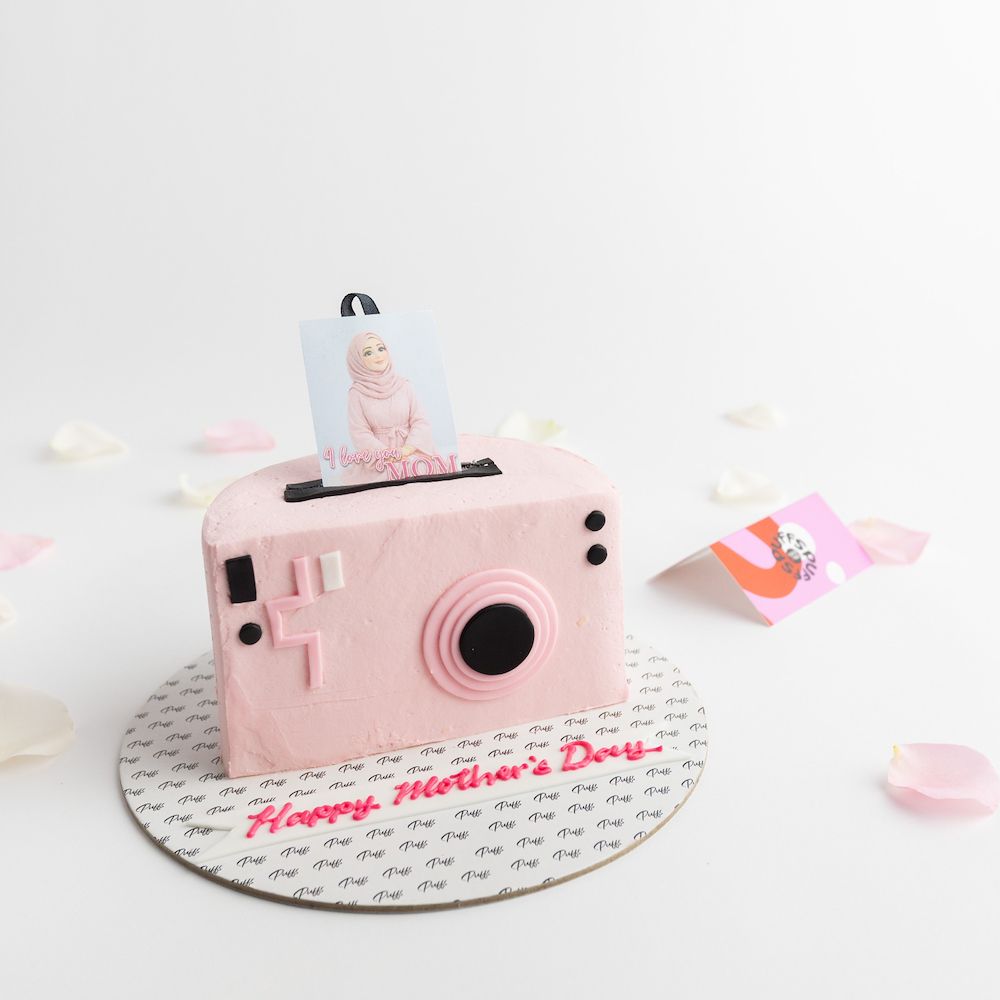 Camera Cake Mom