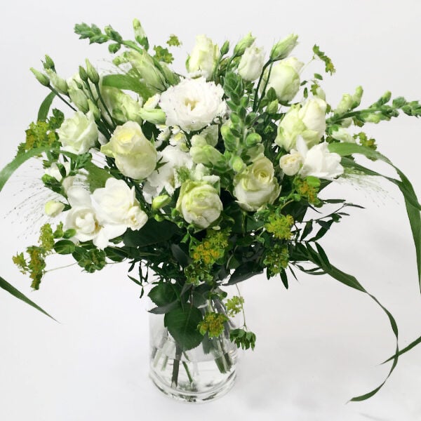 White Fairytale: white roses, lisianthus, fresias etc