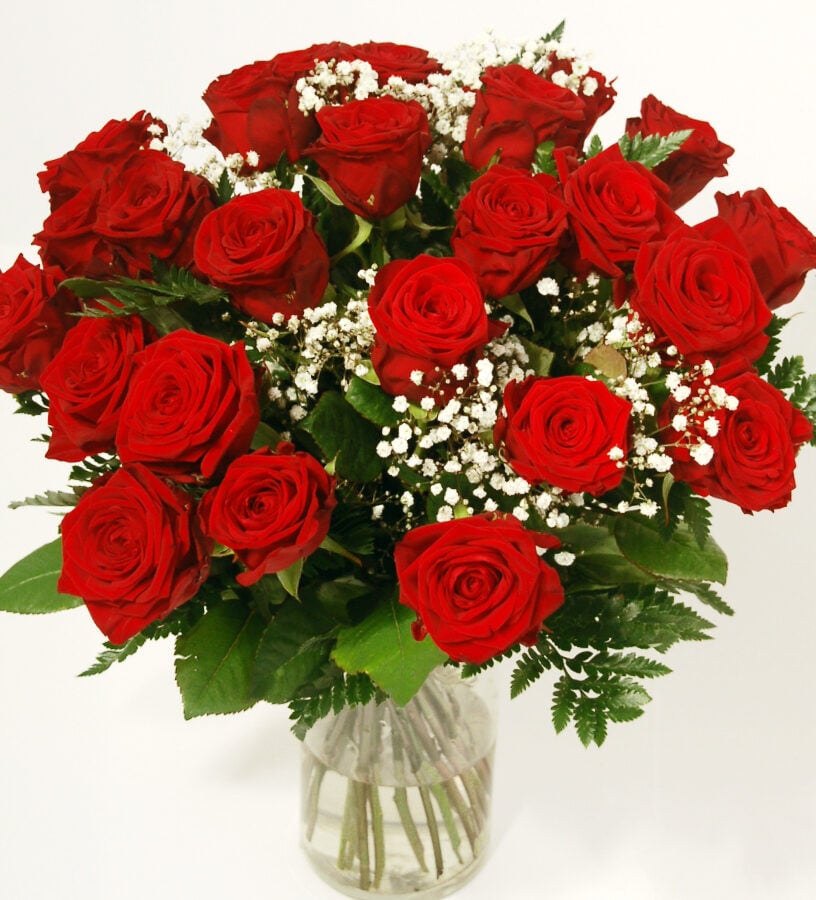 Bouquet of 25 red roses and extra flowers