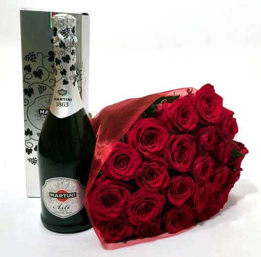 Bouquet of red roses and Asti Martini giftbox (7 roosi)