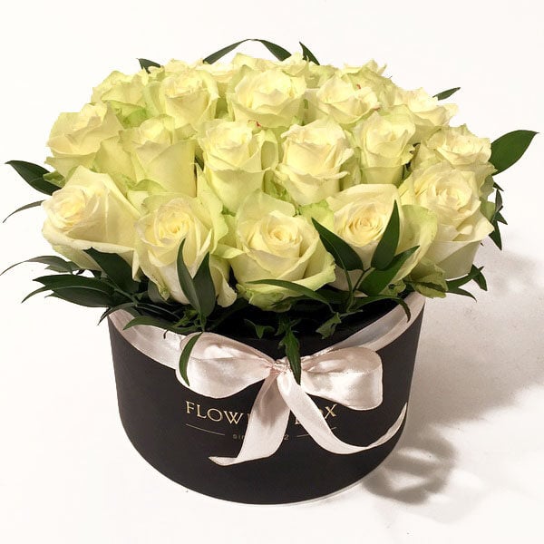White Roses in a round giftbox (Premium)