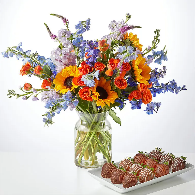 The Full Nest Bouquet and Berry Bundle