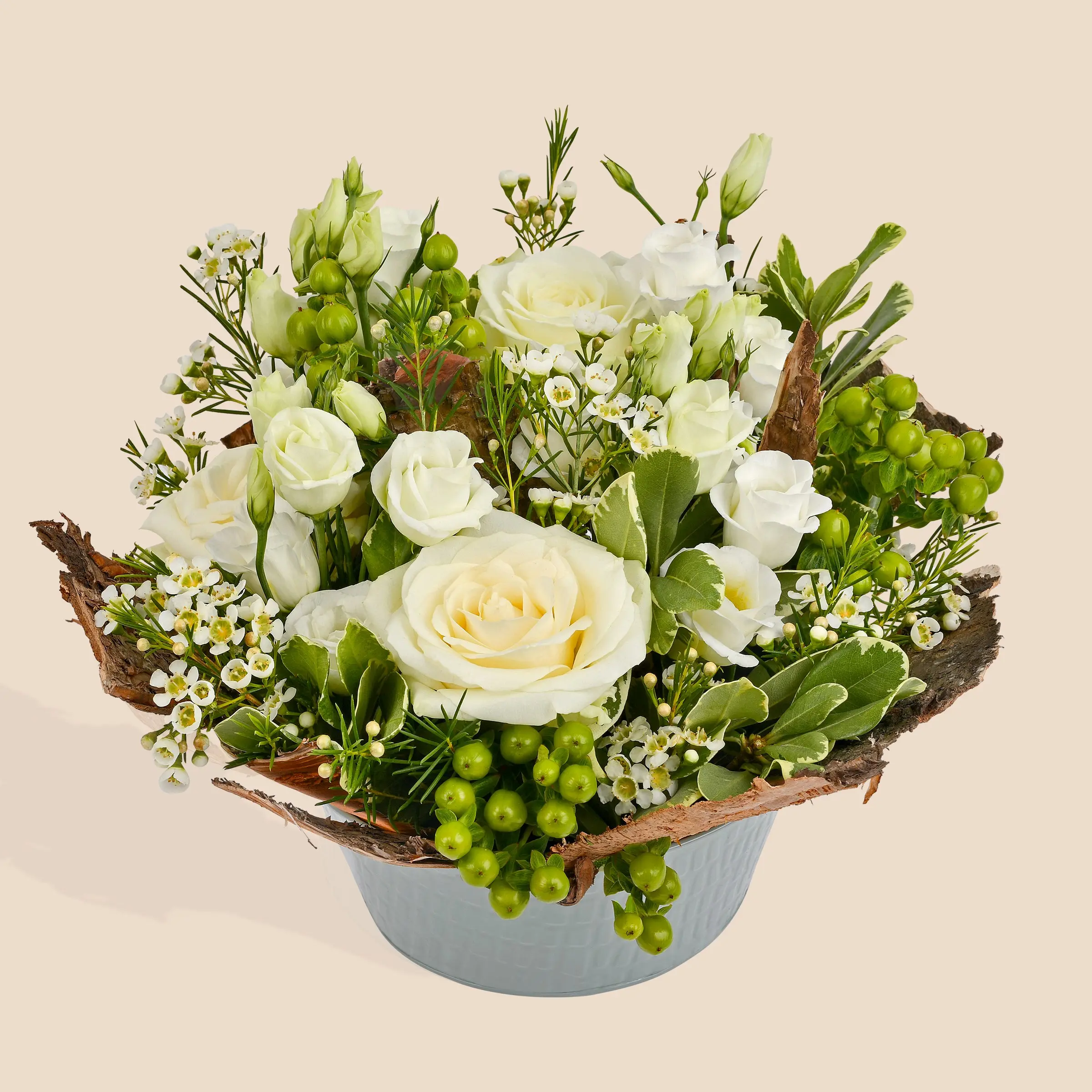 Cocon white flower arrangement