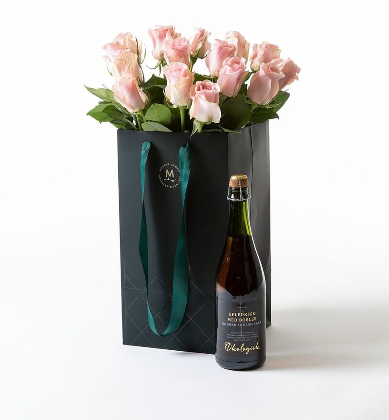 Pink roses in gift bag with bubbles (None selected)