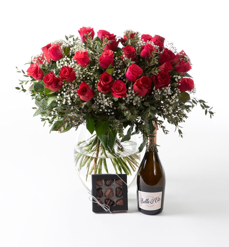 Rose bouquet with bridal veil large with bubbles and vase