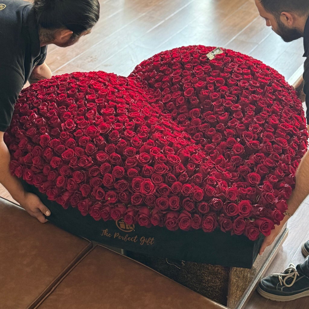 Ultimate Heart Shape 1000 Roses Box