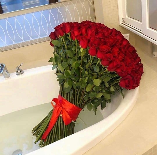 200 red roses bouquet