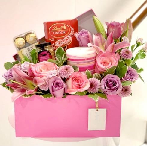 Luxury Candle, Chocolate & Flower Gift Box