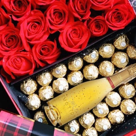 24 Carat Gold Emotion Sparkling Juice, Ferrero & Red Roses