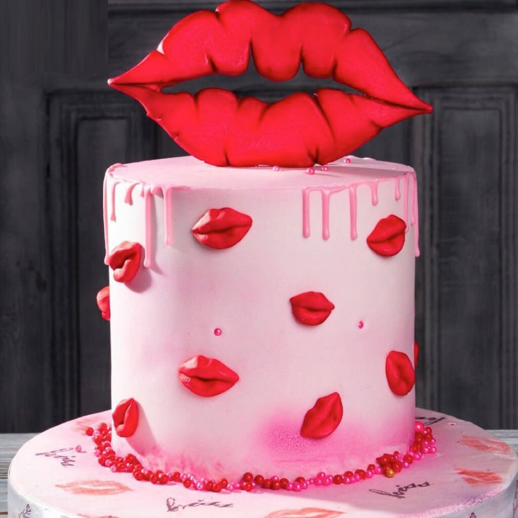 Kisses & Lips Cake