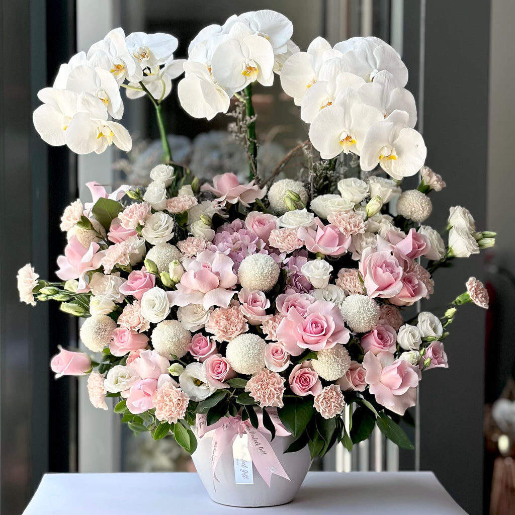 Luxury Pink Flower Arrangement