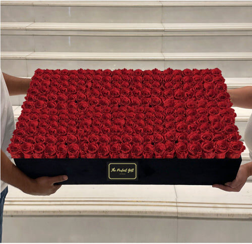 200 Red Roses Velvet Box