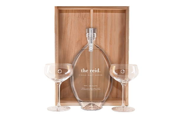 Cardrona Reid Vodka & Glasses Wooden Box