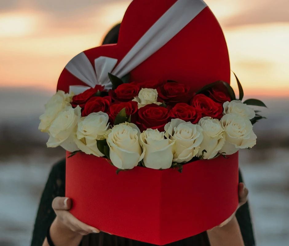 Luxe Ecuadorian Roses Love Box