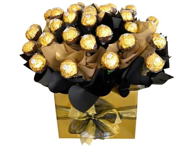 12 Lilac Ecuadorian Roses (12 Roses)