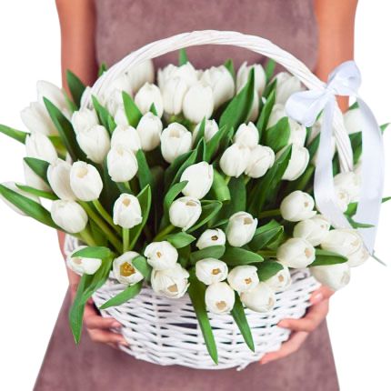 Customizable Basket of Tulips - Choose Quantity & Color (20 Tulips)