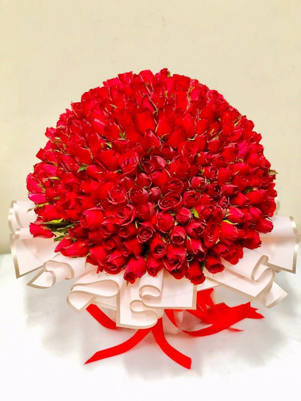 365 Roses Giant Bouquet