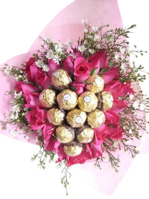 https://cdn11.bigcommerce.com/s-s00dfko9/images/stencil/{:size}/products/401/1671/Roses_Ferrero_Heart_Bouquet_Manila__14900.1559668083.jpg?c=2