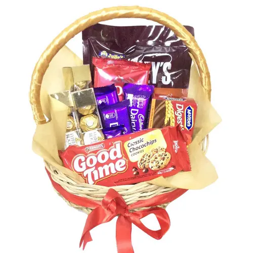 https://cdn11.bigcommerce.com/s-s00dfko9/images/stencil/{:size}/products/179/1634/chocolates_gourmet_basket_philippines__45307.1559372318.jpg?c=2