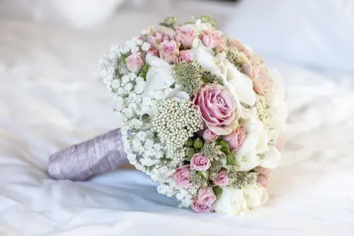 https://cdn11.bigcommerce.com/s-s00dfko9/images/stencil/{:size}/products/584/2359/bridal_bouquet__10362.1719190360.jpg?c=2