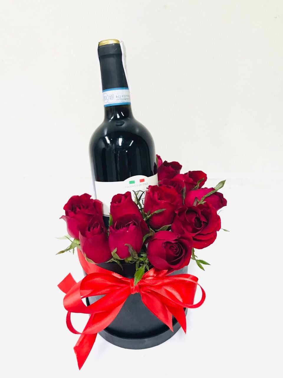 Roses and Wine Gift Box