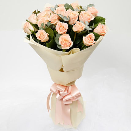Bouquet of 20 Peach Roses