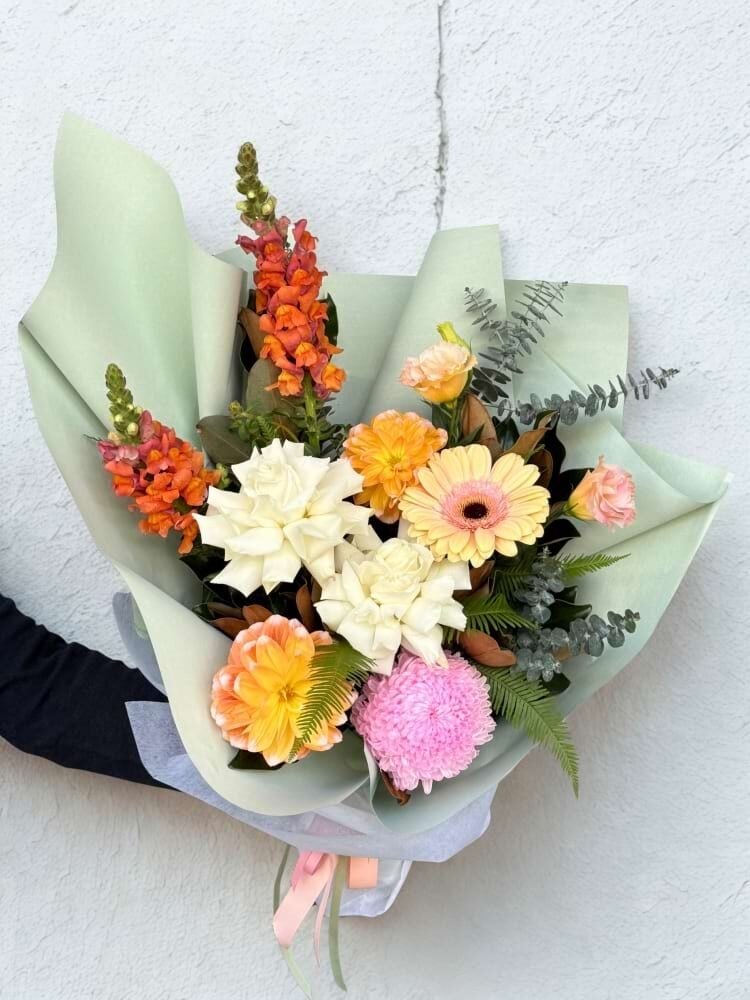 Peaches & Cream Bouquet (Petite)